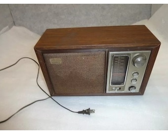 Vintage Sony ICF-9650W Sonido de alta fidelidad AM/FM Radio de mesa probado funciona muy bien