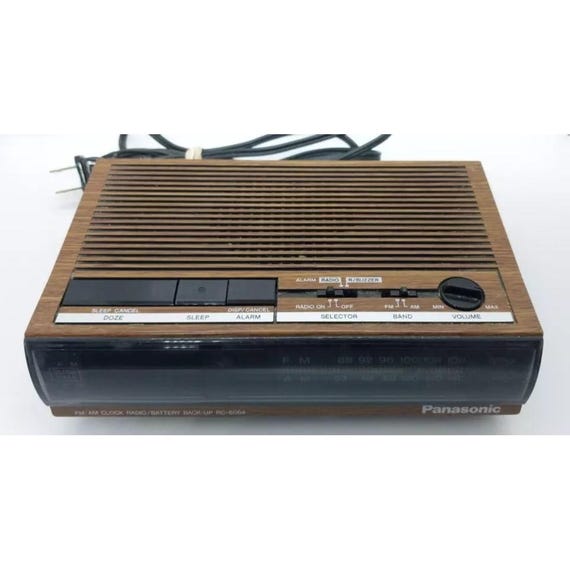 Vintage Panasonic RC-6064 FM/AM Clock Radio Alarm , Tested Wood