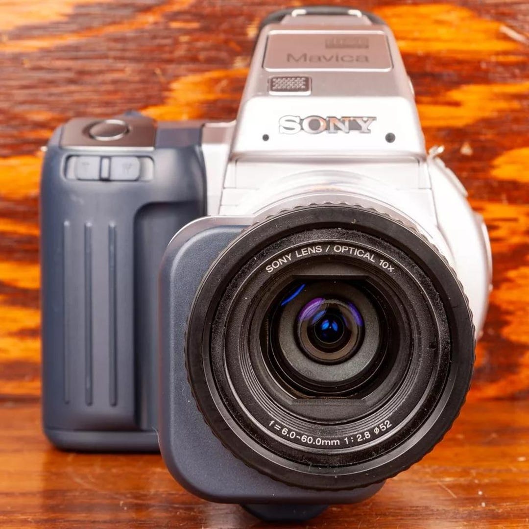 Sony MVC-CD1000 Mavica 2.1MP Digital Camera - Gray & Metallic