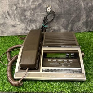 Vintage GE General Electric 7-4722 FM/AM / Alarm Clock / Radio / Telephone Combo