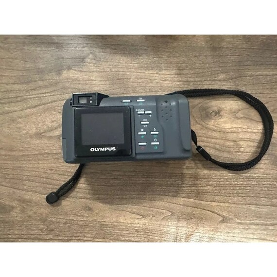 Olympus Camedia 1.3 MP 3x Optical Zoom D-400 Zoom Digital Camera