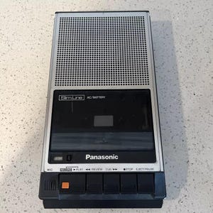 Vintage Pfannenwender Slim-Line Tragbarer Kassettenrekorder RQ-2739 Funktioniert
