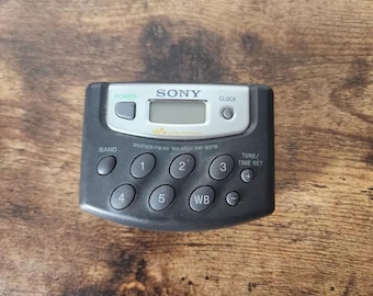 Sony D-F411 Discman ポータブル CD プレーヤー (AM/FM ラジオ付き
