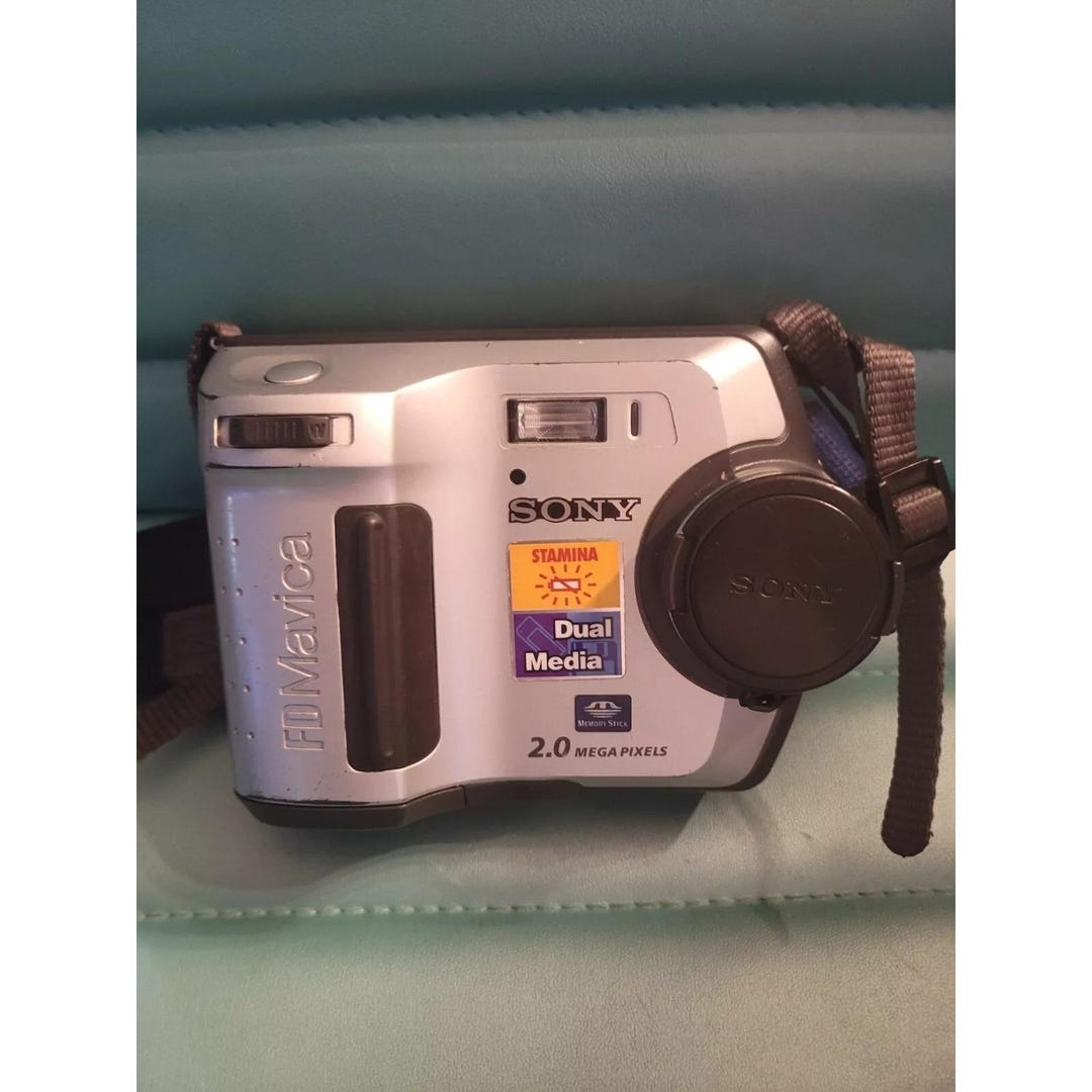 Sony Mavica MVC-FD200 2.0 MP Digital Camera Metallic Silver