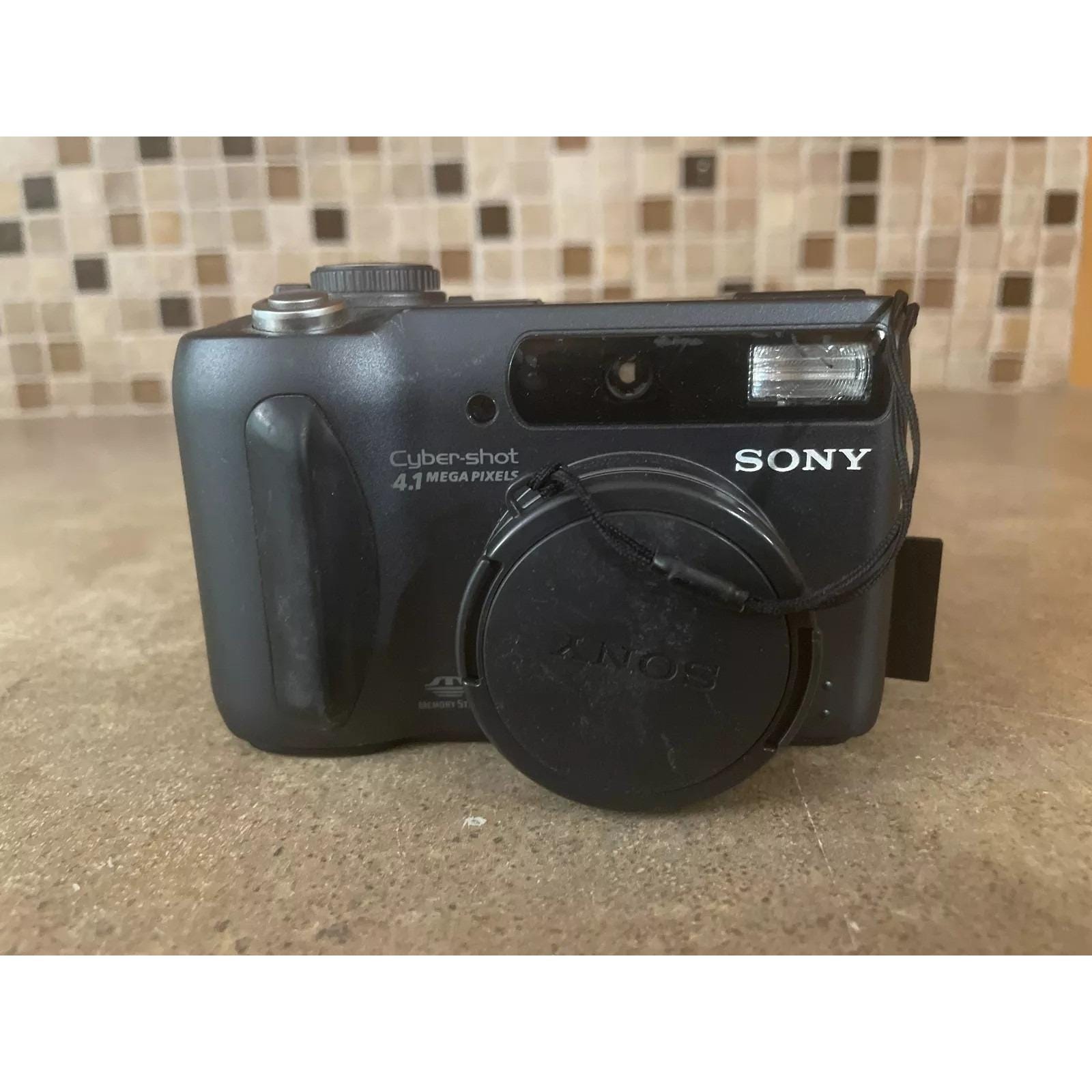 Sony DSC-S85 Cyber-shot 4.1MP Digital Still Camera with 3x Optical Zoom