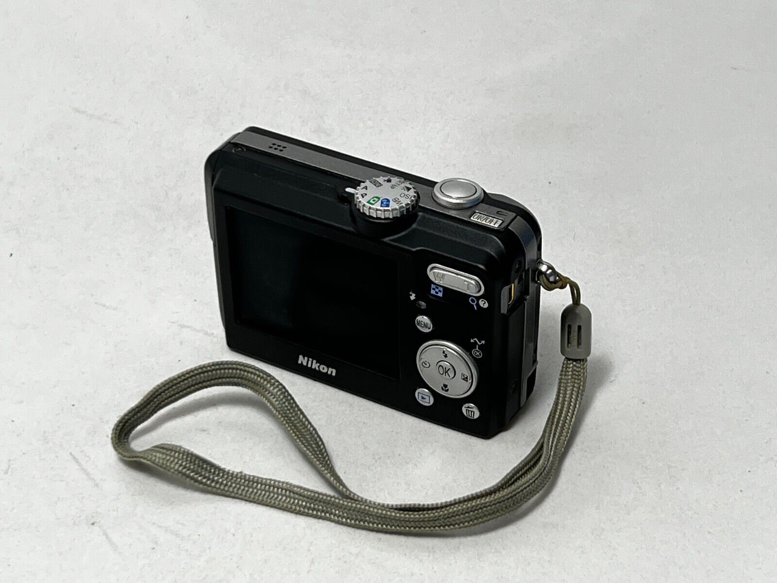 nikon coolpix p1 price