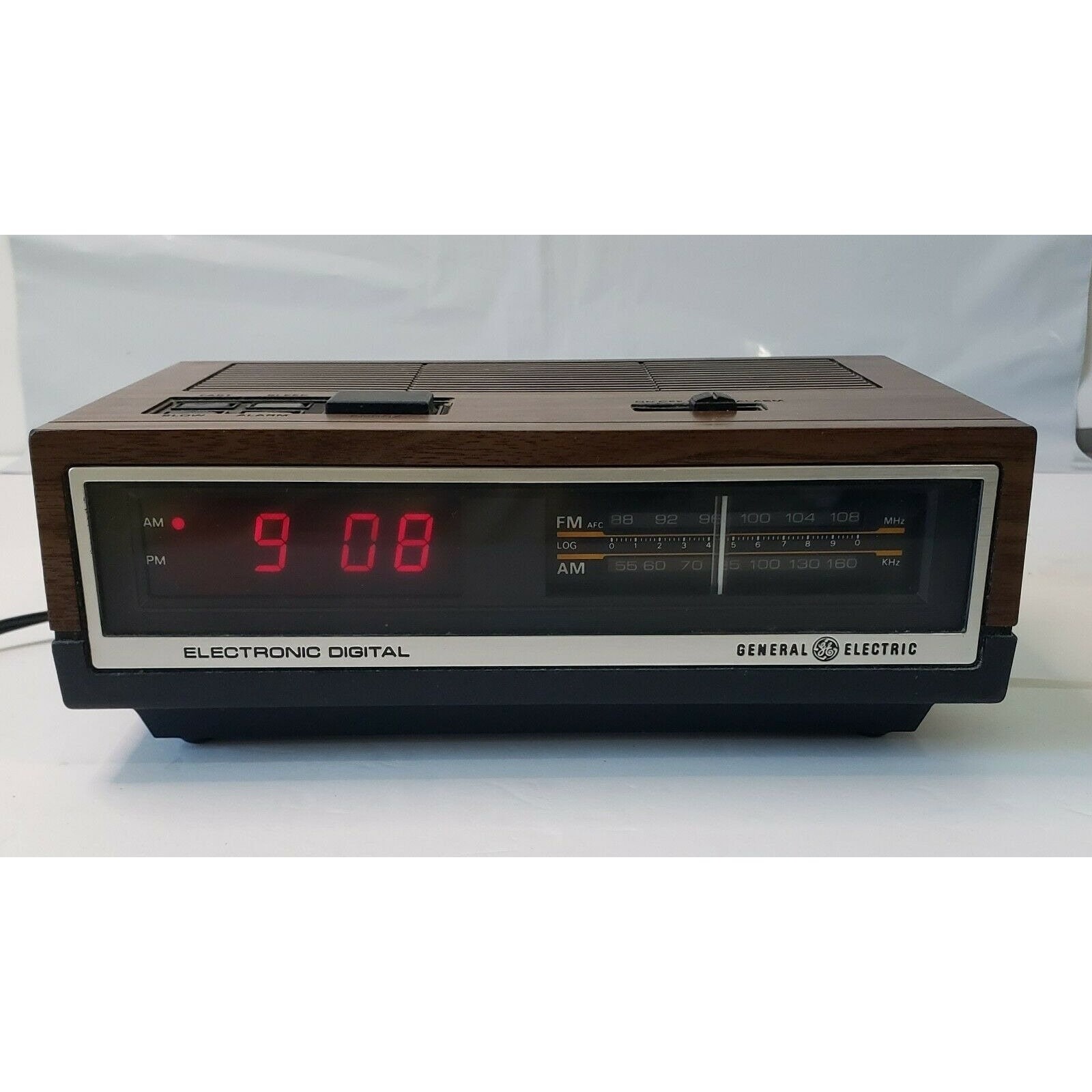 General Electric GE 7-4640B Electronic Digital Alarm Clock W/am/fm