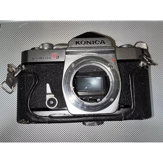 Konica Autoreflex T3 35 film camera