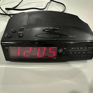 Vintage GE 7-4815A digitale wekker AM/FM-radio