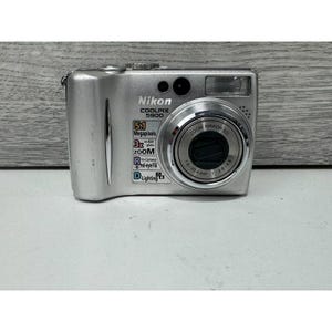 Appareil photo numérique Nikon Coolpix 5900