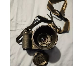 Fujifilm Finepix Z2 -- 5.2MP -- Super CCD Sensor Y2K Digital