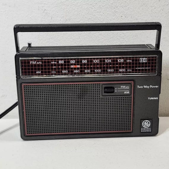General Electric GE Two-way Power 7-2660D AM/FM Portable Radio
