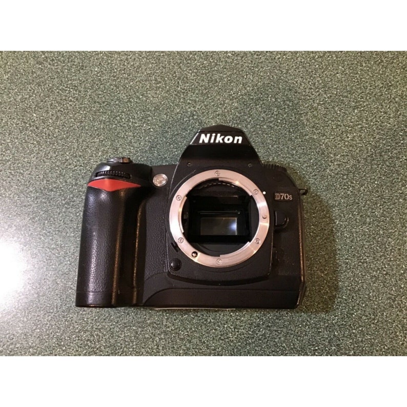 Nikon D70s 6.1 MP Camera image 1