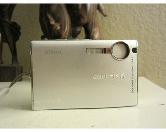 Nikon COOLPIX S9 6.1MP Digital Camera - Silver