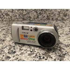 Vintage Sony Cyber-shot DSC-P50 2.1MP Digital Camera - Silver.
