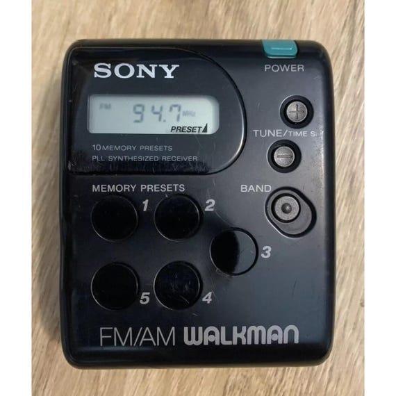 RARE COLLECTIBLE SONY SRF-M37V Weather AM/FM Radio Walkman (SRF-M37V/BC