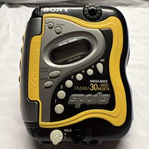 Sony Walkman Sports WM-FS220 AM/FM Radio Cassette Player Mega Bass, Works!
