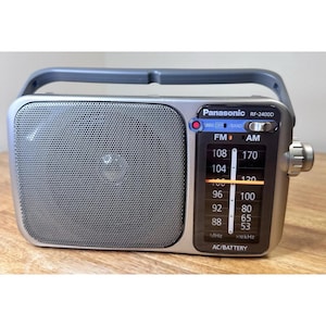 Panasonic RF-2400D Portable AM Fm Radio Battery Operated Analog AC Power Silver