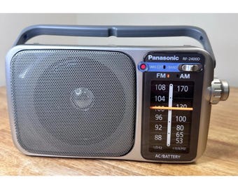 Panasonic RF-2400D Portable AM Fm Radio Battery Operated Analog AC