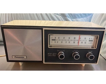 Vintage Panasonic RE-6137 E AM FM Solid State 2 Band 7 Transistor Radio