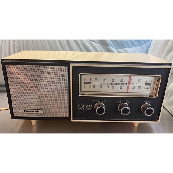 Vintage Panasonic RE-6137 E AM FM Solid State 2 Band 7 Transistor