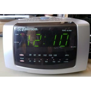 Emerson CK5051 dubbele wekker AM/FM-radio met sluimerfunctie