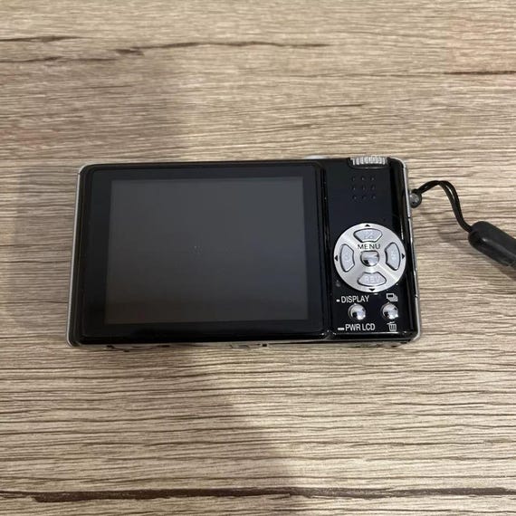 Vintage Panasonic LUMIX DMC-FX8 Digital Camera Black - Etsy Canada