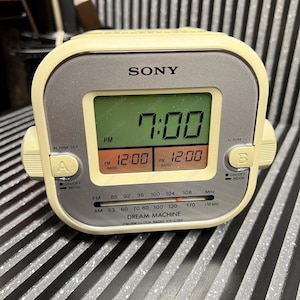Sony ICF-C180 Dream Machine Alarm Clock AM FM Radio Retro White
