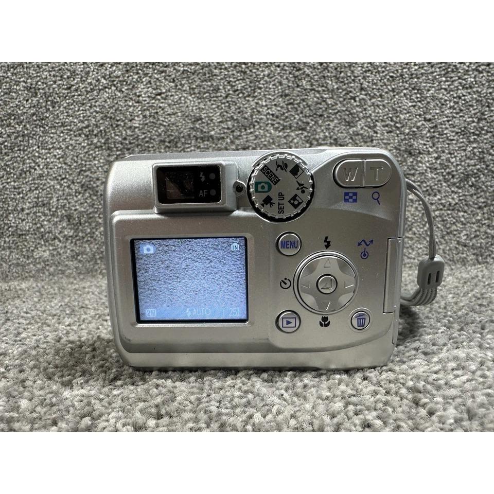 Nikon COOLPIX 2200 デジカメ シルバー 動作品 Nikon COOLPIX 2200 2.0MP デジタルカメラ - シルバー テスト済み