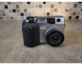 ビンテージ カメラ オリンパス スーパーズーム 115。フィルム カメラ