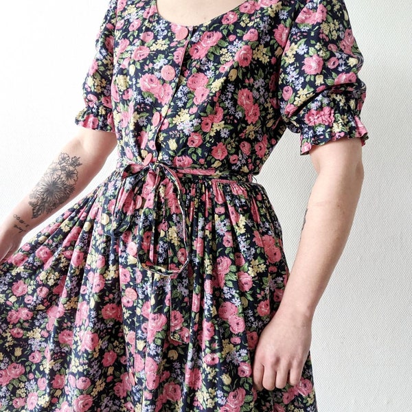 True vintage handmade folklore buttoned midi dress with puff sleeves, flower print and tie at the waist 80's M L