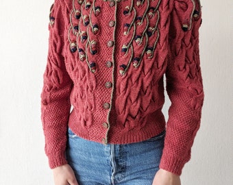 cardigan framboise en tricot nuage fait main vintage des années 90 avec broderie de fleurs XS S M