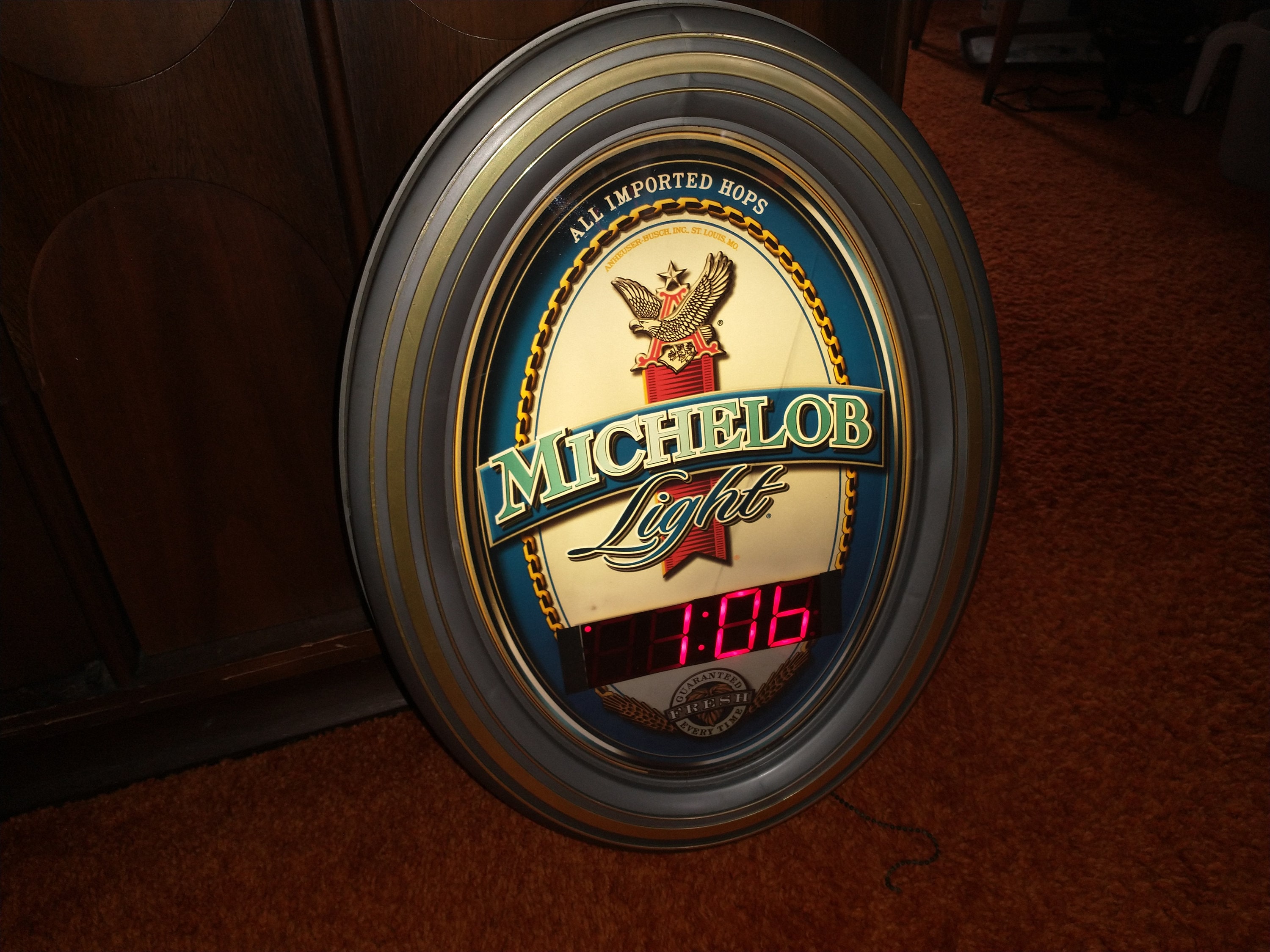 Antique Michelob Light Light up Bar Beer Sign/clock. 21