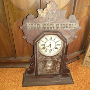 Antike 23 &quot;Waterbury Wood Mantle bemalte Glasuhr mit Glockenspiel. Kostenloser Versand in den USA