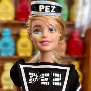 PEZ ペッツ　ジャイアント　バービー Barbie™ PEZ Collection | PEZ Official Online Store | PEZ.com