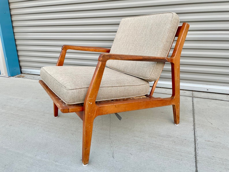 1960s Danish Modern Single Walnut Lounge Chair by Ib Kofod-Larsen for Selig image 3