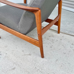 1960s Mid Century Walnut Recliner by Folke Ohlsson for Dux image 5