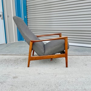 1960s Mid Century Walnut Recliner by Folke Ohlsson for Dux image 9