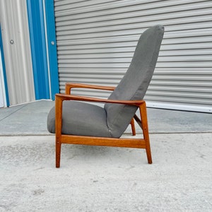 1960s Mid Century Walnut Recliner by Folke Ohlsson for Dux image 4