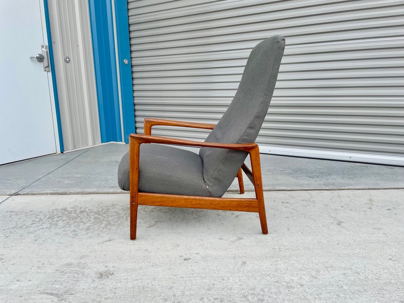1960s Mid Century Walnut Recliner by Folke Ohlsson for Dux image 4