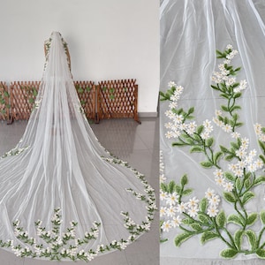 Green Leaf Wedding Veil Elegant Long Veil with Flower Boho Bridal Veil Cathedral Length Ivory Veil Daisy Lace Wedding Veil Custom Veil