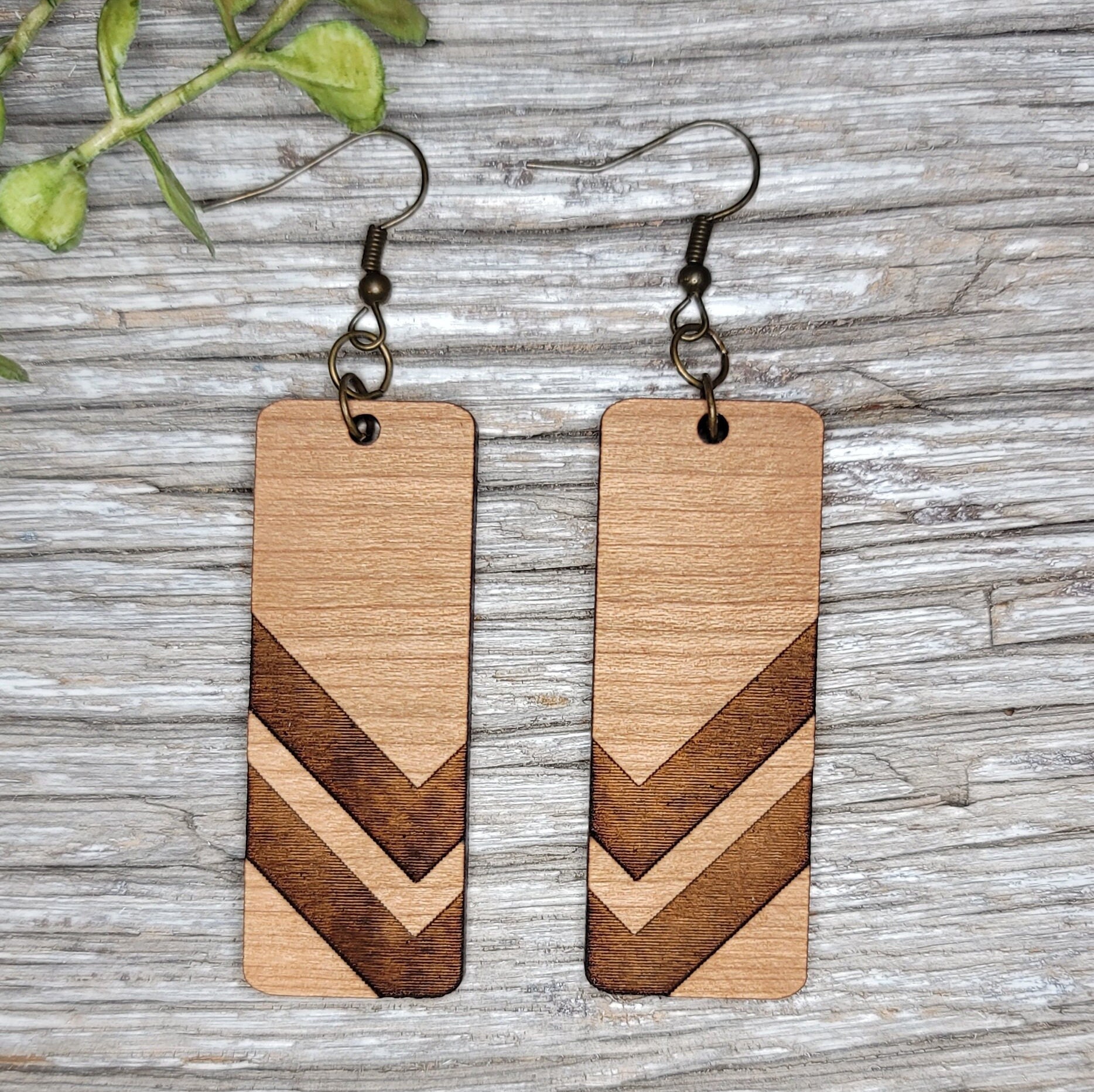 Rectangle Retro Check Mark Engraved Earring - Digital Laser