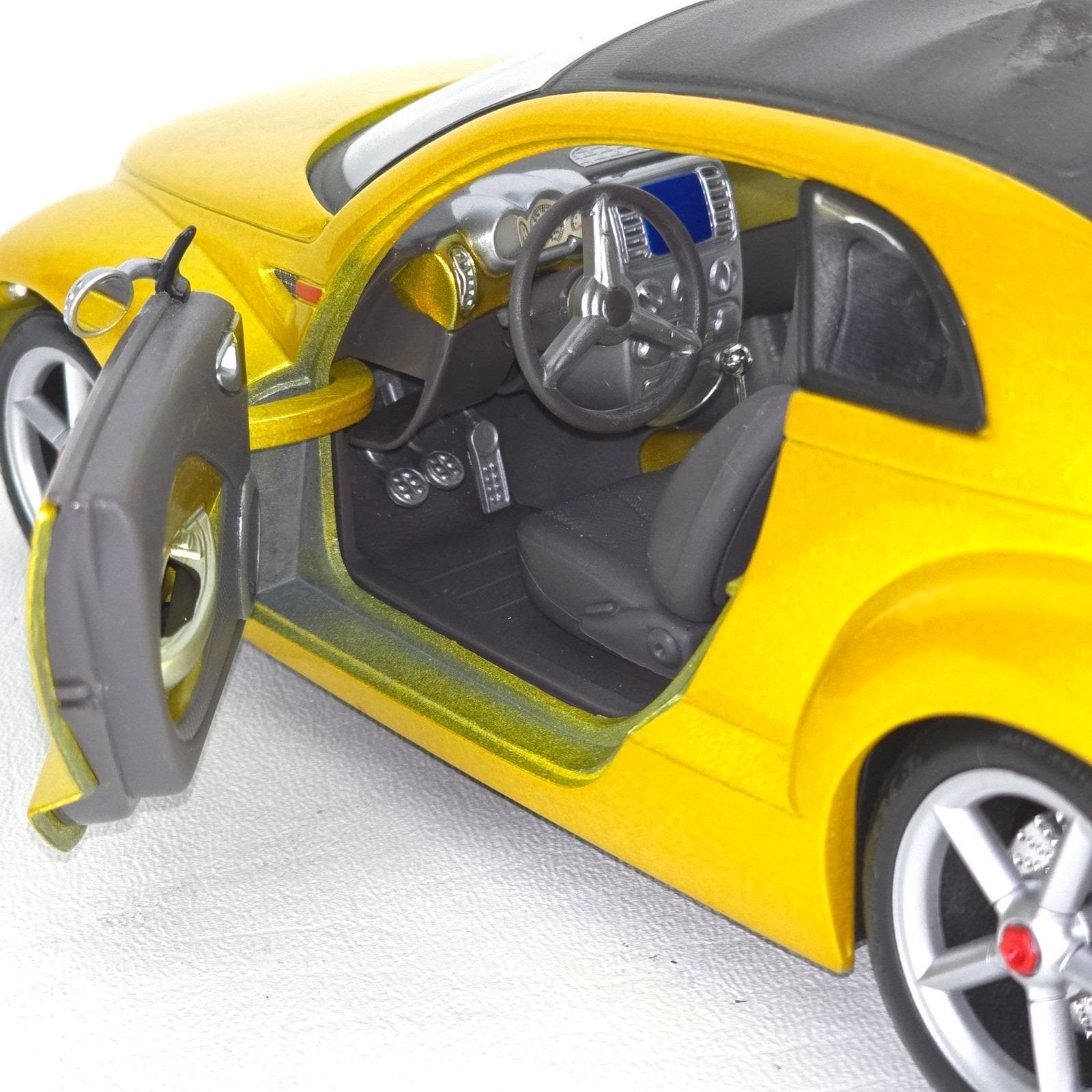 Maisto Chrysler Pronto Cruizer Original Concept PT Cruiser 1:18