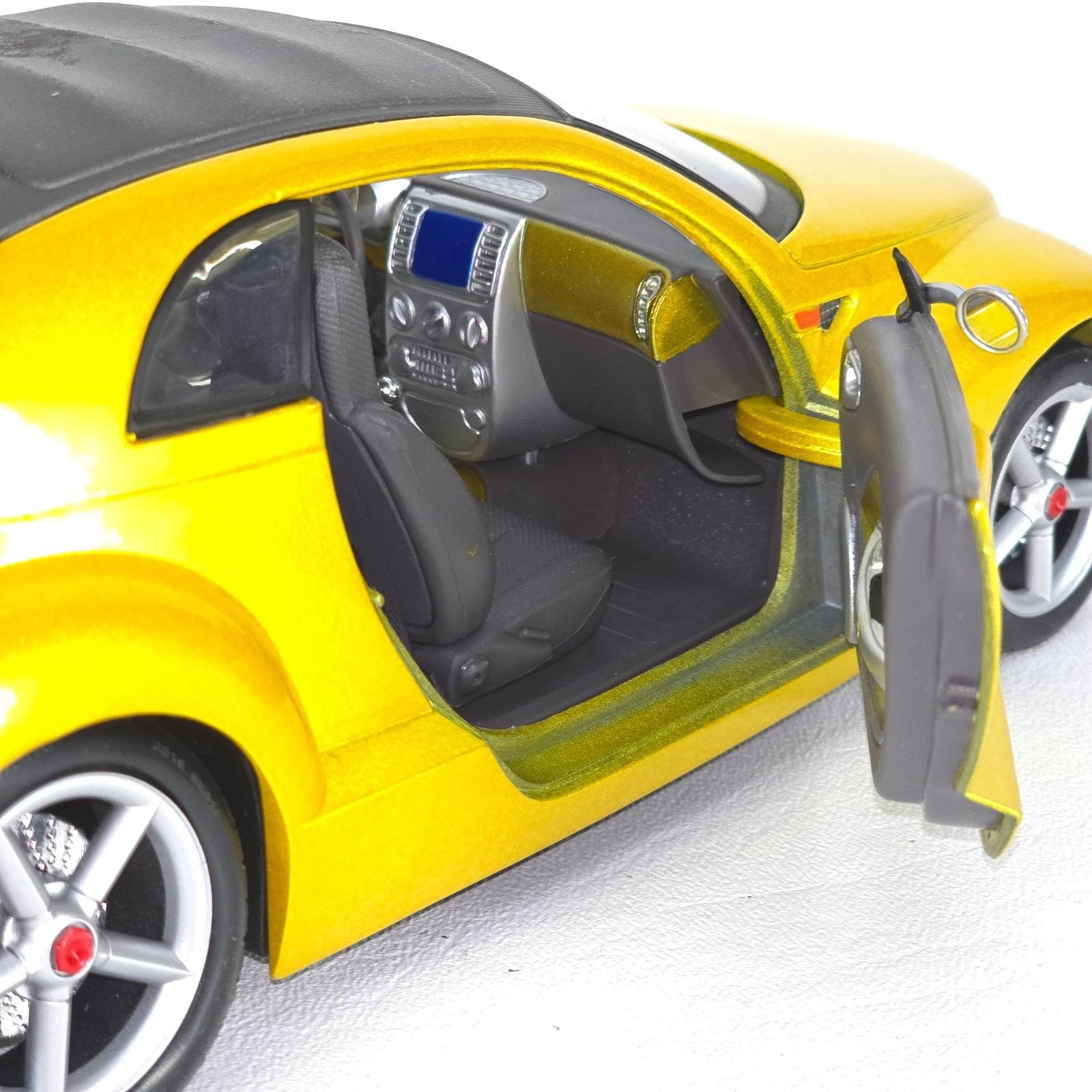 Maisto Chrysler Pronto Cruizer Original Concept PT Cruiser 1:18