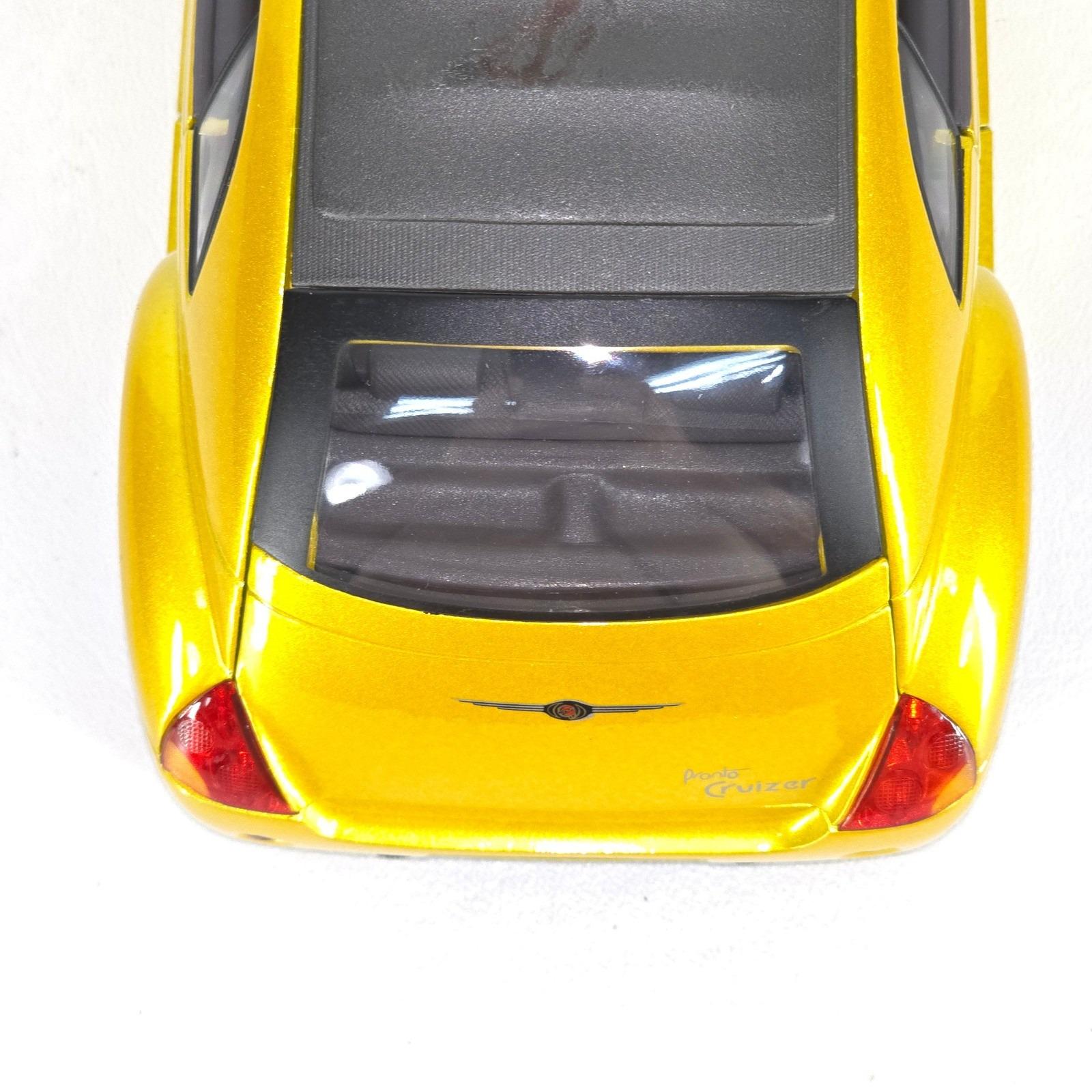 Maisto Chrysler Pronto Cruizer Original Concept PT Cruiser 1:18