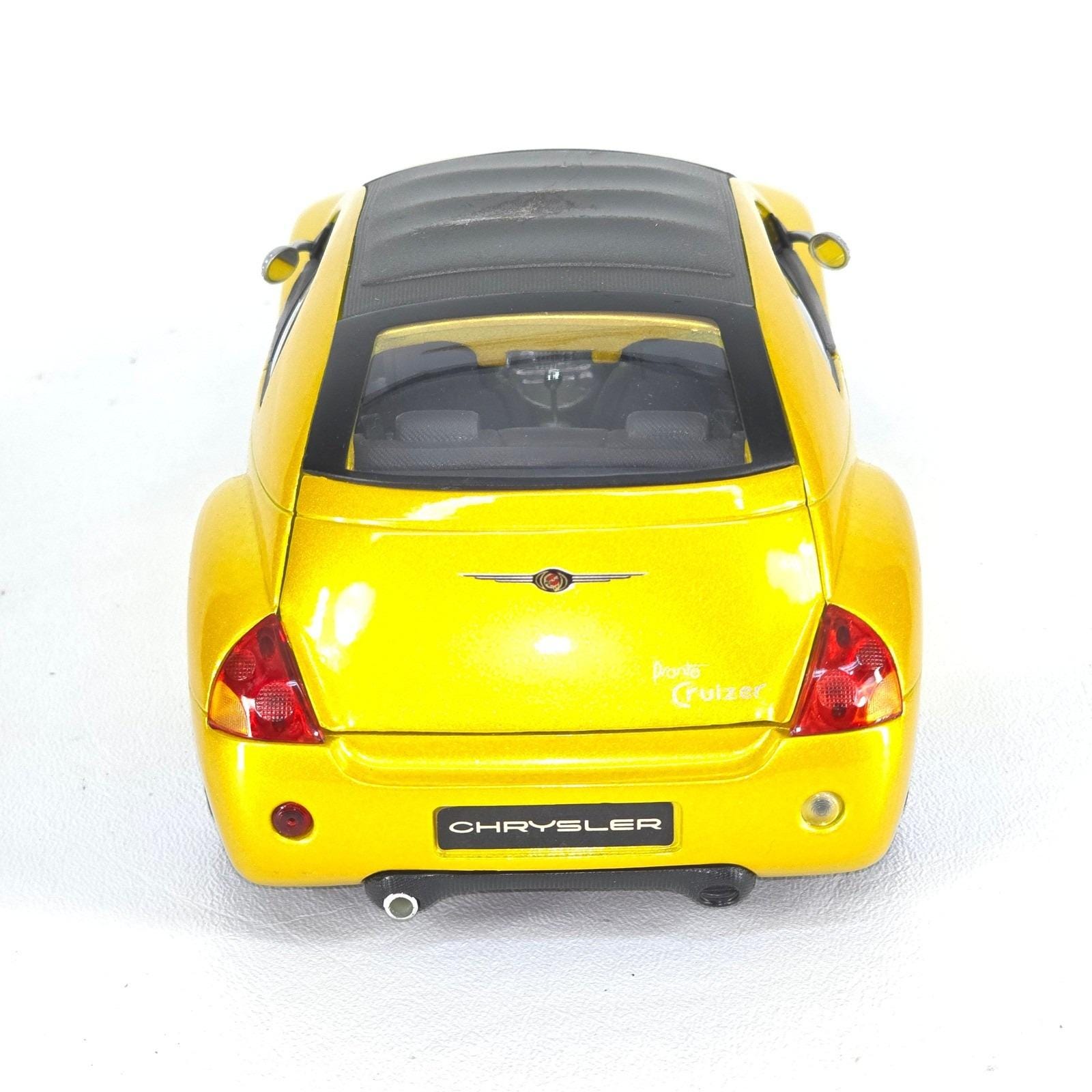 Maisto Chrysler Pronto Cruizer Original Concept PT Cruiser 1:18