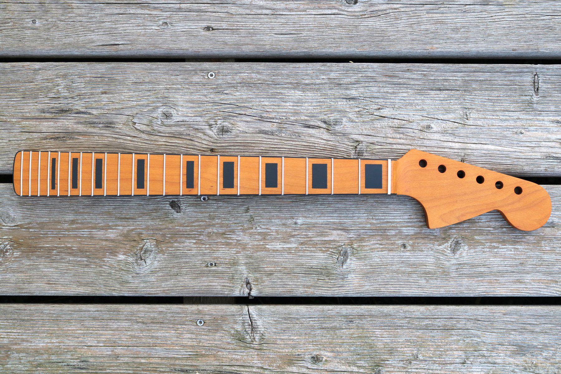 Manico Per Chitarra Elettrica 24 Pollici &ndash; 22 Tasti &ndash; Acero Tostato E Palissandro &ndash; Per Corpo Tipo JAGUAR