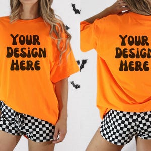 Mockup di magliette arancioni, bundle di mockup di Halloween, mockup Gildan 5000 arancione davanti e dietro, mockup di maglietta arancione, mockup autunnale