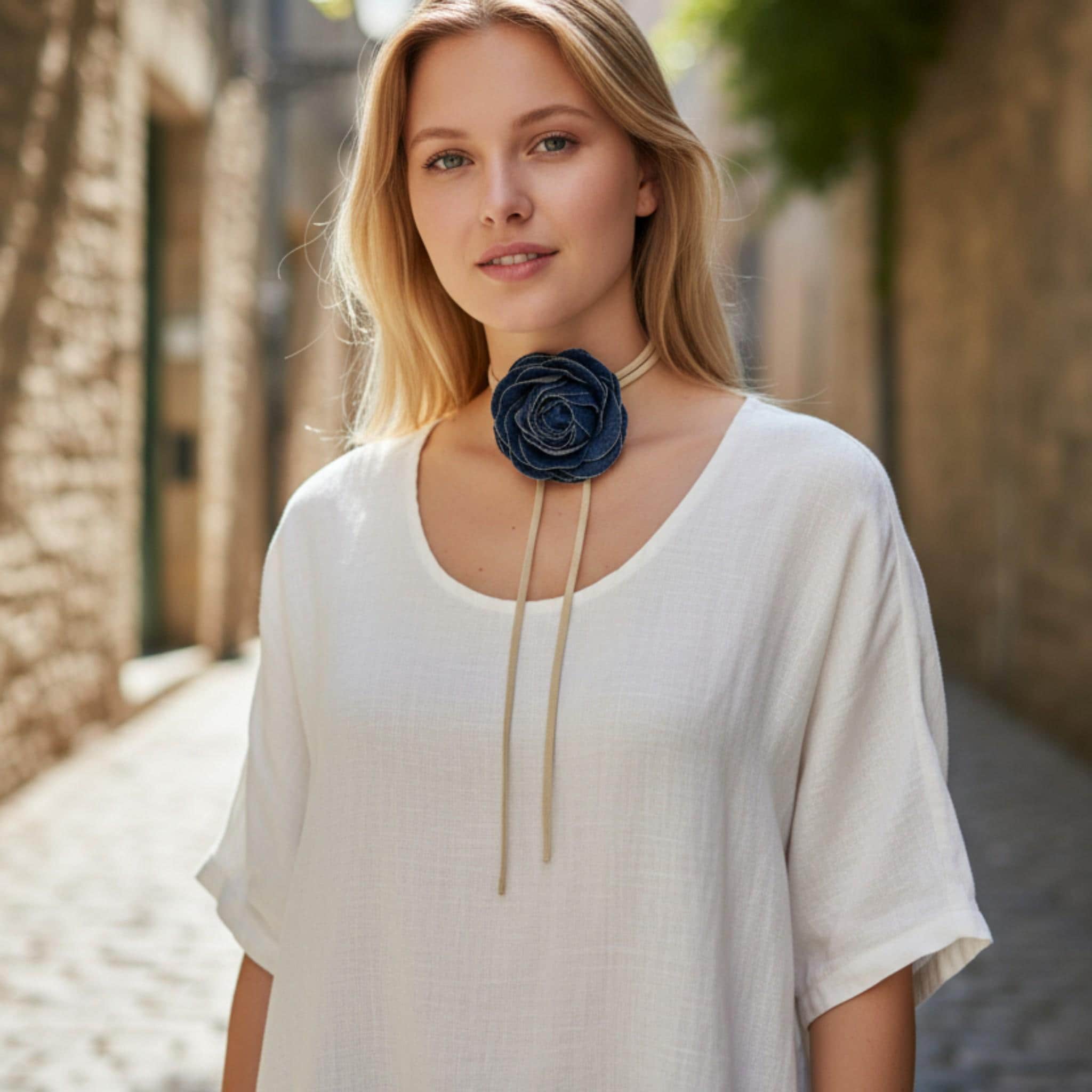 Collana Girocollo Vintage Bethynas Con Fiore In Denim | Blu E Rosa, Regolabile, In Pelle, Accessorio Floreale - 4