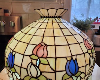 Vintage Tiffany Style Pendant Light